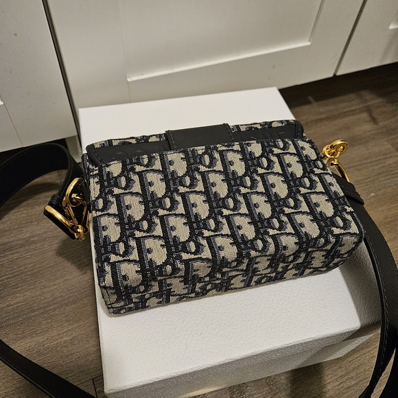 DIOR Montaigne 30 box bag - Picture 6 of 16